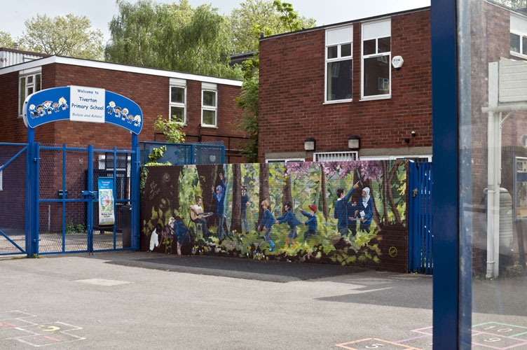 Tiverton Primary School commission new mural